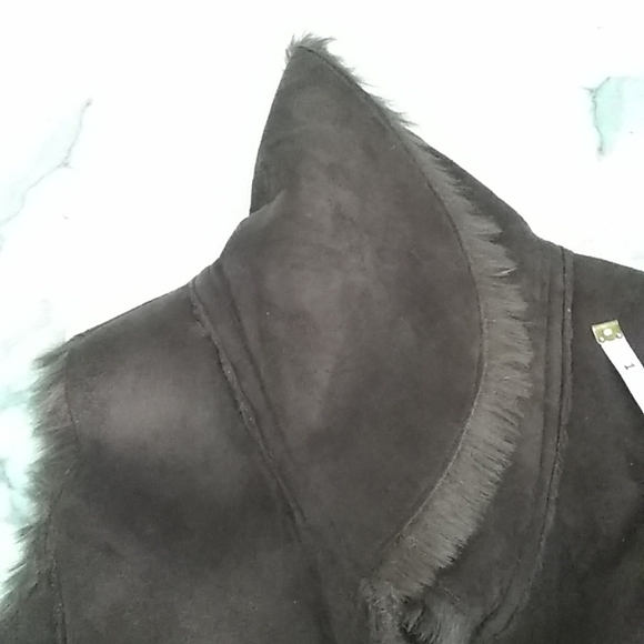 Fur collard vest. - Picture 13 of 13